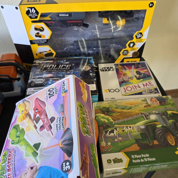 Toy Set - Picture 2 of 4